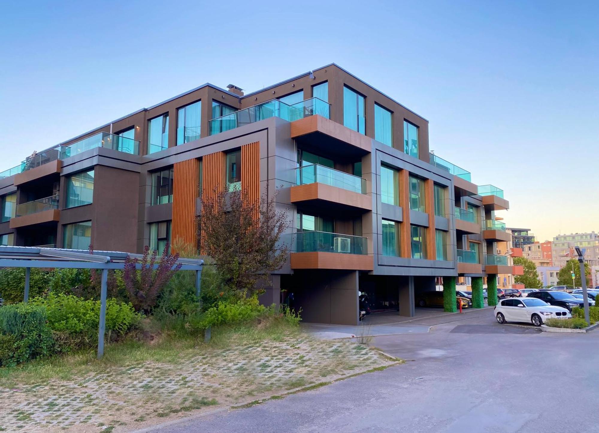 Emirates Lux Apartment And Parking Sofia Eksteriør billede
